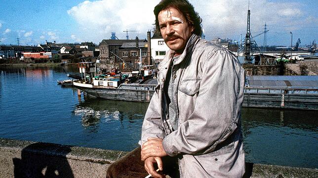 Beliebter Tatort: Götz George 1981 als Duisburger Hauptkommissar Horst Schimanski bei Dreharbeiten im Hafen.