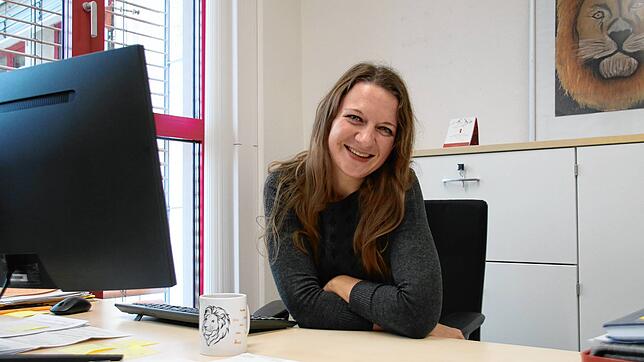 Nuria Loewen, die neue Leiterin der Ratoldus Gemeinschaftsschule, in ihrem Büro. Passend zu ihrem Namen sind dort verschiedene ...