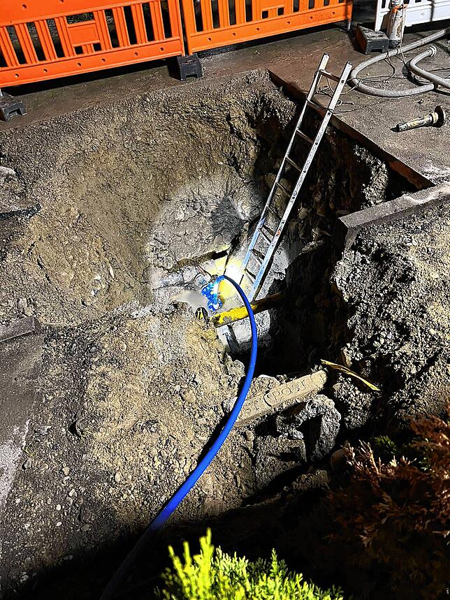 Baustelle nach dem Wasserrohbruch in der Gartenstraße.
