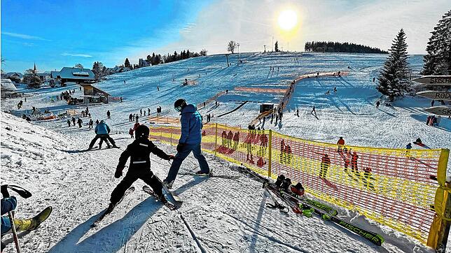 Beschneiungsanlagen sollen das Skifahren am Winterberg weiterhin ermöglichen. Sollten nach dem Schwarzwaldpokal Anfang Januar ...