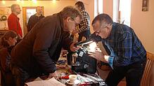 Gut besucht und gut gelaunt ging das erste Repair-Café auf dem Dachsberg über die Bühne, mit Hingabe wurden diverse Elektrogeräte ...