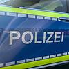 (Symbolbild) Die Polizei sucht Zeugen eines Unfalls in Radolfzell, bei dem ein Audi ins Heck eines Opels krachte. Danach machte sich der ...
