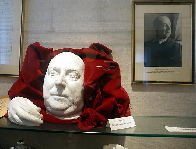 Maske für die Nachwelt: Hermann Simon, geboren 1896 in Berlin und 1948 in Tiengen gestorben, war ein Komponist, dessen Kreuzweg der ...