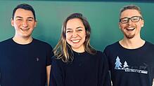 Entwickeln mit ihrem Start-up ein smartes Lernprogramm, das Schülern Medienkompetenz verleihen soll: Die HTWG-Studenten beziehungsweise ...