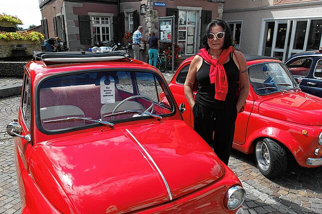 &bdquo;Just for fun und nur für mich&ldquo;: Für Carmen Maros aus dem Deggenhausertal hat ihr Fiat 500 einfach den Süßfaktor.
