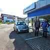 Eine Ära eines Autohauses endet. Die Sozialstation St. Beatrix hat das Autohaus Brückner in Geisingen erworben. Bernfried Huber (links) ...