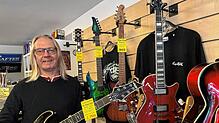 Gitarren sind sein Leben – dennoch gibt Patrick Ziegler sein Fachgeschäft zum Jahresende auf. Ein Hauptgrund dafür ist Frust.