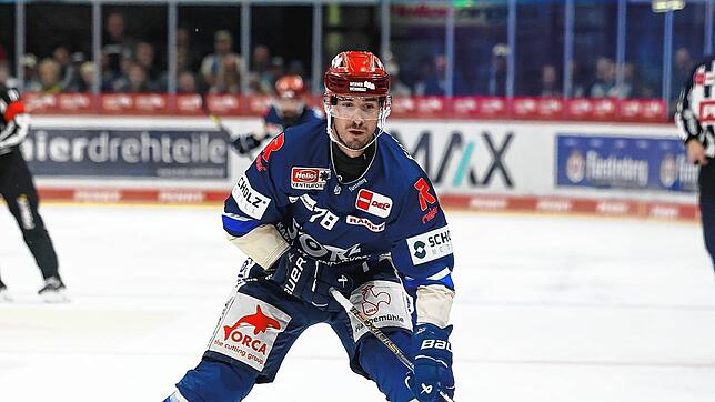 Verteidiger Will Weber hat zuletzt in Frankfurt ein Tor für die Schwenninger Wild Wings erzielt. Nun sind er und sein Team gegen ...