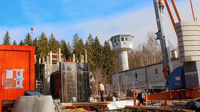 Die Bundeswehr investiert im ehemaligen Munitionslager Mottschieß: Der Wachturm gehörte zum Lager Süd. Er bleibt erhalten und wird nicht ...
