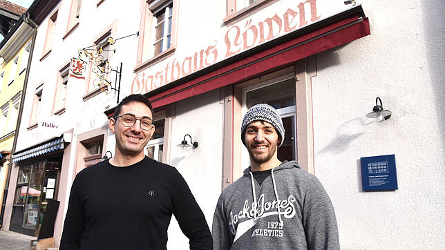 Sie fühlen sich hier wie zuhause: Antonio und Marco Garofalo (von links), die ab Februar den Löwen übernehmen. Ihr Vater war hier 15 ...