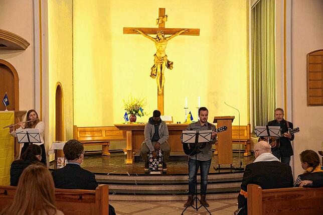 Christian Bär und Familie Gräsle musizierten. Tränen flossen.