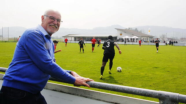 Ob Sportverein, Gemeinderat oder Seniorenarbeitskreis: Klaus-Peter Minge bringt sich seit Jahrzehnten ehrenamtlich in der Gemeinde ein. ...