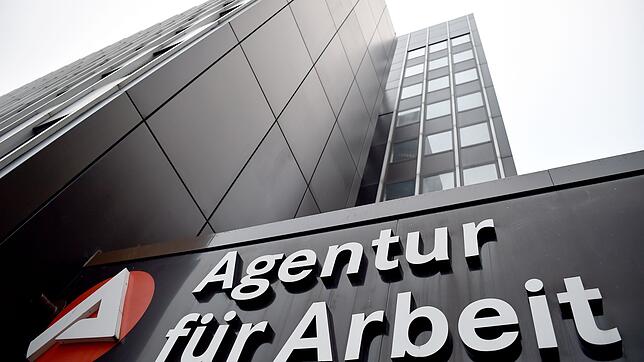 Wie die Bild-Zeitung berichtet, soll das Bürgergeld fast zehn Milliarden Euro teurer werden, als geplant. Doch an der Hochrechnung der ...