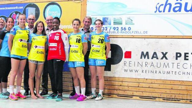 Neuzugänge und Altbekannte beim SVA: (von links) Claus Ammann (Trainer), Sonja Pannach (Teammanagerin), Nathalie Jänisch (Co-Trainerin), ...