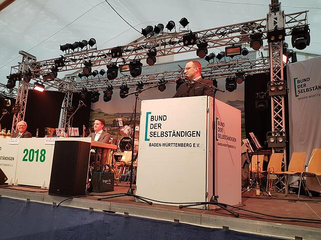 Bild 3: Der Debattenfreudige: Gesundheitsminister Jens Spahn in Südbaden
