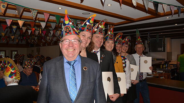 Hochkarätige Verbandsehrungen nahm Vizepräsident Otto Gäng (vorne) bei Birgit Beck, Hardy Frick, Petra Klökler, Georg Marbeiter, ...
