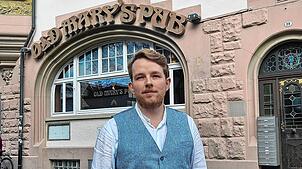 Maximilian Hein steht vor dem Old Mary‘s Pub in der Kreuzlinger Straße. Zweieinhalb Jahre war er hier der Chef. „Ich liebe den Pub, ich ...