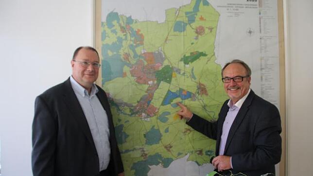 Rafael Grimm (links) hat 2015 die Leitung des Stadtbauamtes von Ewald Fürderer übernommen. Fürderer verabschiedete sich damals in den ...