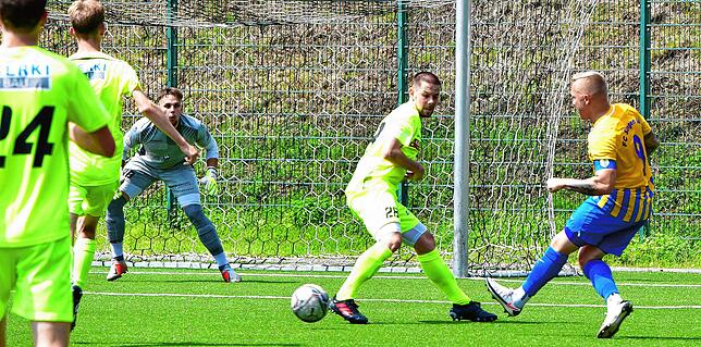 Bild 8: FC Solothurn zieht gegen den FC Singen 04 beim Grieshaber-Cup des SV 08 Laufenburg ins Finale ein &ndash; und wir haben Bilder