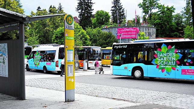 Der Zentrale Omnibusbahnhof in Überlingen, hier ein Bild aus dem Jahr 2021. Im Bereich des ZOB gingen am Donnerstag zwei Gruppen ...