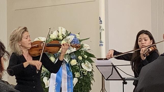 Anne-Sophie Mutter bei der Trauerfeier für Paul Gräb in der evangelischen Stadtkirche in Bad Säckingen.