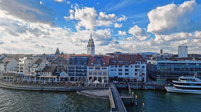 Der Moleturm bietet einen guten Blick auf Promenade und Innenstadt.