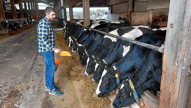 Frische Milch von glücklichen Kühen &ndash; und das alles &bdquo;zum Anfassen&ldquo;. Das Wohl seiner Tiere ist Landwirt Klaus Epting ...