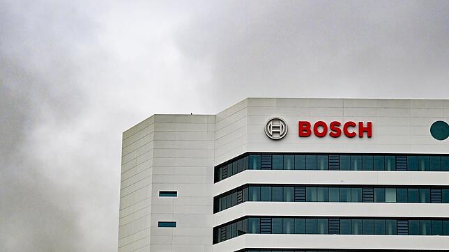 Autozulieferer Bosch will weitere Stellen abbauen. (Archivbild)