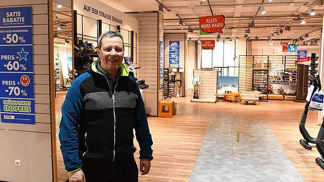 Das Sportgeschäft Schweizer in der Singener Innenstadt muss bis Ende März 2023 aus seinen Räumen ausziehen. Inhaber Otto Schweizer ...