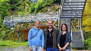 Nach einer längeren Pause gehen die Arbeiten in der Marienschlucht nun weiter. Darüber freuen sich (von links): Anna Maucher, ...