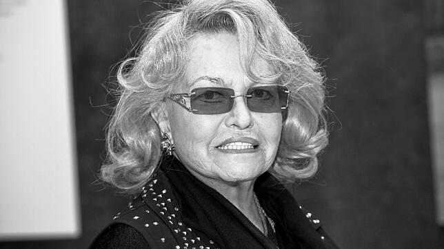 Hannelore Kramm, Frau des Volkssängers Heino, ist am 8. November im Alter von 82 Jahren verstorben.