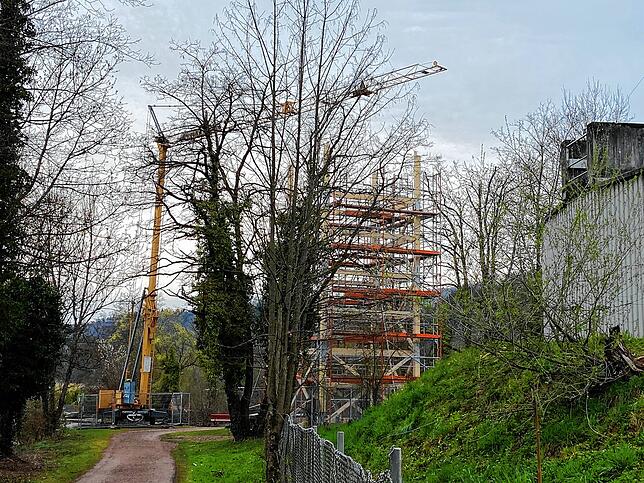 Der Turm aus Richtung Süden.