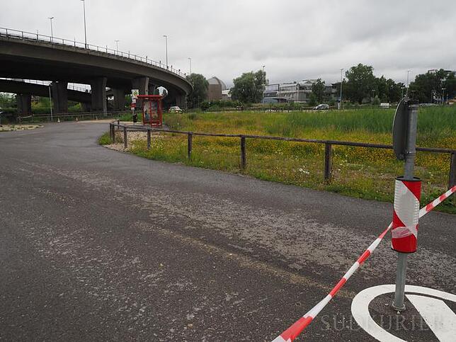 Nach dem tödlichen Unfall auf der Schänzlebrücke in Konstanz: Der Park-and-Ride-Platz unterhalb der Neuen Rheinbrücke war vorübergehend ...