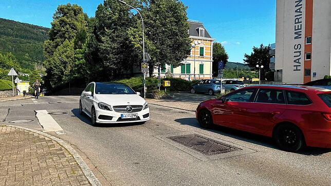 Für Fußgänger eine der heikelsten Straßen in Wehr: Die Kuppe der Friedrichstraße zwischen Seniorenzentrum und Zelgstraße. Diese Straße ...