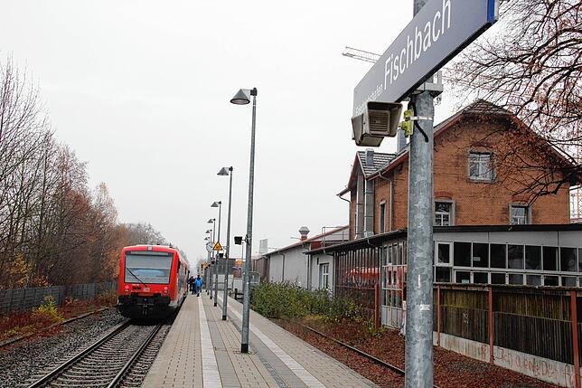 Schon seit Jahren fordern die Fischbacher eine Unterführung am Bahnhof. Das Projekt wurde immer wieder, auch wegen ständig steigender ...