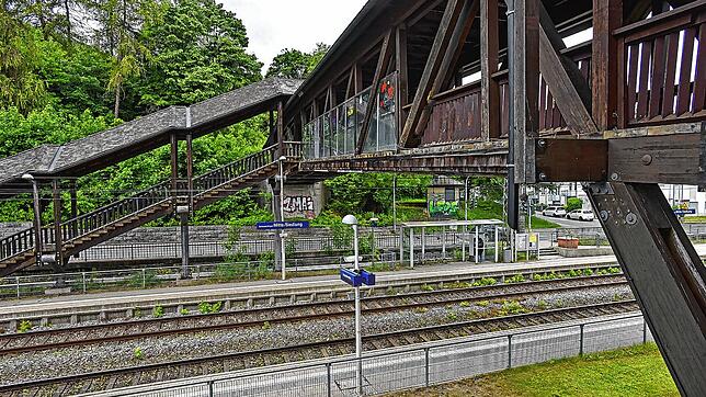 Der Siedlersteg Donaueschingen wird von vielen genutzt, um über Brigach und die Bahnsteige hinauf in die Siedlung zu gelangen. ...