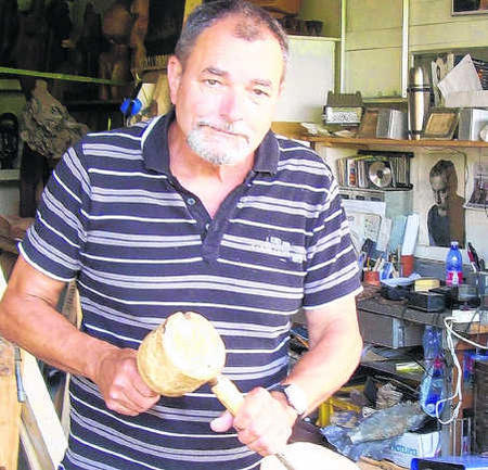 Alexander Weinmann entwirft und schafft Skulpturen.