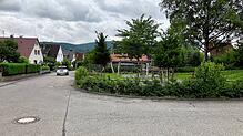 Ob in den nördlich der Autobahn gelegenen Geisinger Wohngebieten – hier der Kreuzungsbereich Banatstraße/Bergstraße mit dem angrenzenden ...