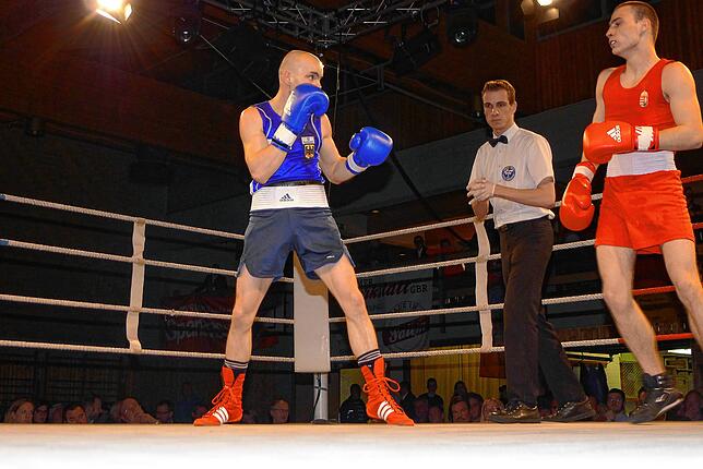 Auf spannende Kämpfe können sich Freunde des Boxsports am Freitag in der Alfons-Schmidmeister-Halle freuen, wie hier gegen eine ...