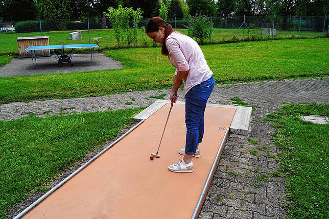 Die Minigolfanlage in der Waldshuter Schmittenau lockt mit zwei 18-Loch-Plätzen. Minigolf