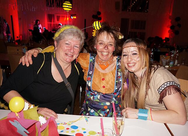 Bild 24: Bilder der Frauenfasnacht der katholischen Frauengemeinschaft Tiengen