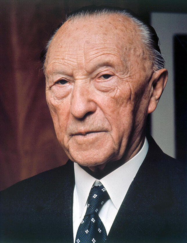Konrad Adenauer war der erste deutsche Kanzler. Er trat im September 1949 sein Amt an.