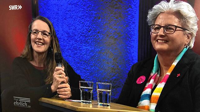 Ulrika Schirmaier (links) und Karin Höhl aus Lauchringen, die sich in der Reformbewegung &bdquo;Maria 2.0&ldquo; für die ...