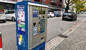 Dieser Parkscheinautomat in der Nähe des Modehauses Zinser soll schon bald durch einen neuen Automaten ausgetauscht werden. Es ist der ...