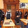 Insgesamt vier Männer müssen sich seit dem 6. November vor dem Rottweiler Landgericht verantworten. Zahlreiche Justizbeamte sind im Saal ...
