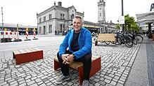Tiefbauamtsleiter Uwe Kopf kann den 12. Oktober kaum erwarten. Dann ist die Umgestaltung des Bahnhofplatzes – mit Ausnahme weniger ...