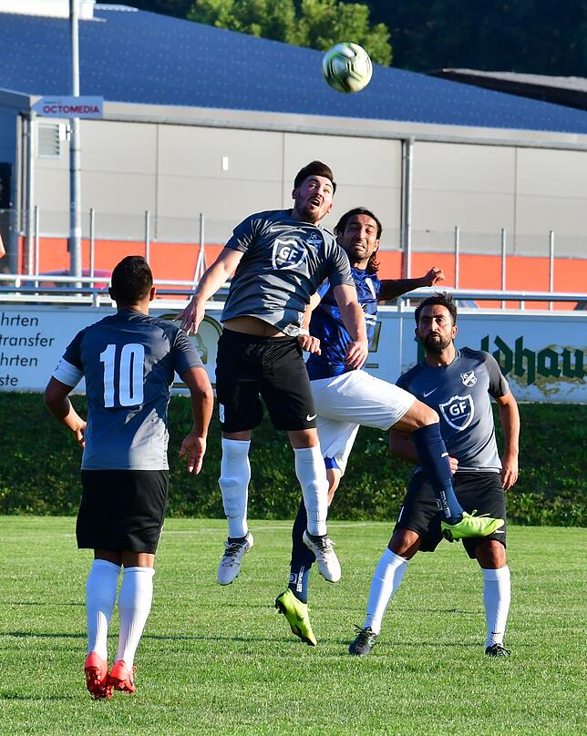 Bild 12: VfB Waldshut feiert schmeichelhaften 3:2-Sieg gegen Bosporus FC Friedlingen &ndash; und wir haben die Bilder!