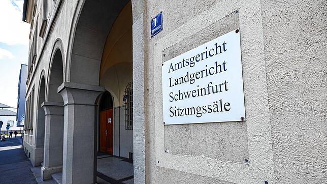 Mehr als zehn Monate nach dem gewaltsamen Tod einer 76-Jährigen in Unterfranken beginnt nun der Mordprozess gegen ihren damaligen ...