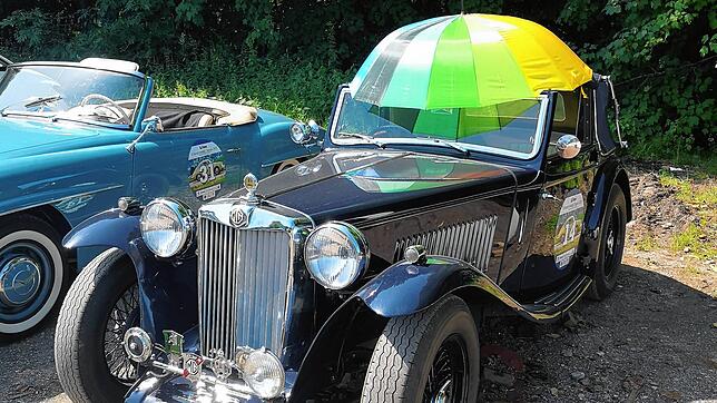 Liebevoll vor der Sonne geschützt wurde so mancher Oldtimer.