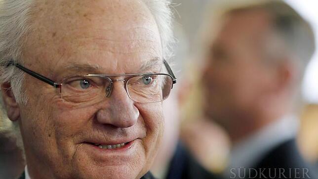 Schwedens König Carl XVI. Gustaf schaut meist ernst drein – heute hat er aber Grund zum Feiern.
